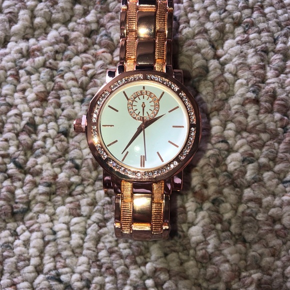 Rose Gold Quartz Movement Watch - Picture 2 of 5